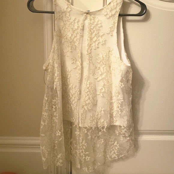 White Lace Top w/ Back Split & Gold Thread - Picture 2 of 5